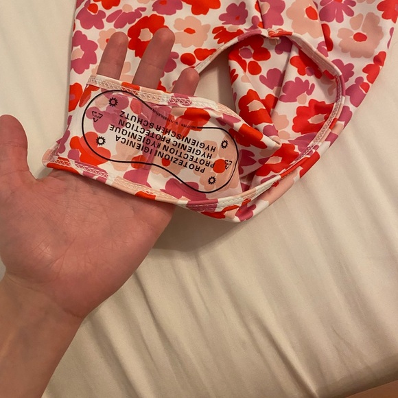 NEW Graham swimsuit - Picture 4 of 5